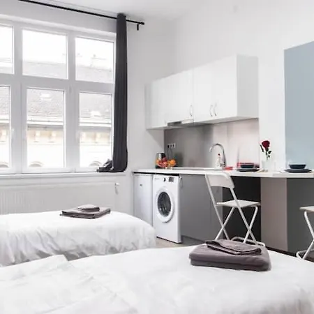 And Cozy K67 Budapest