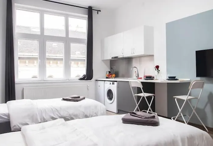And Cozy K67 Budapest
